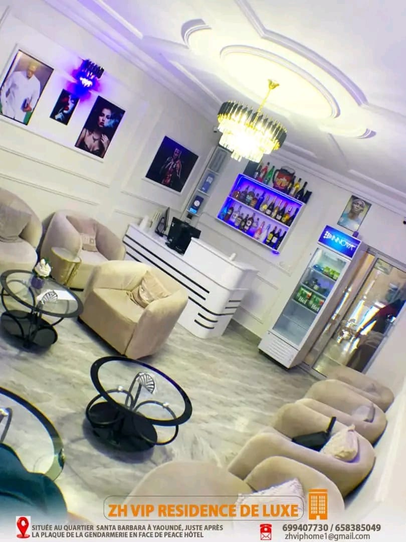 Lounge & Bar